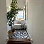 The Canary - Spacious At Downtown With Views Apartment