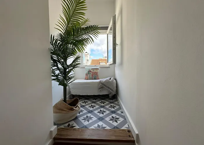 The Canary - Spacious At Downtown With Views Apartment