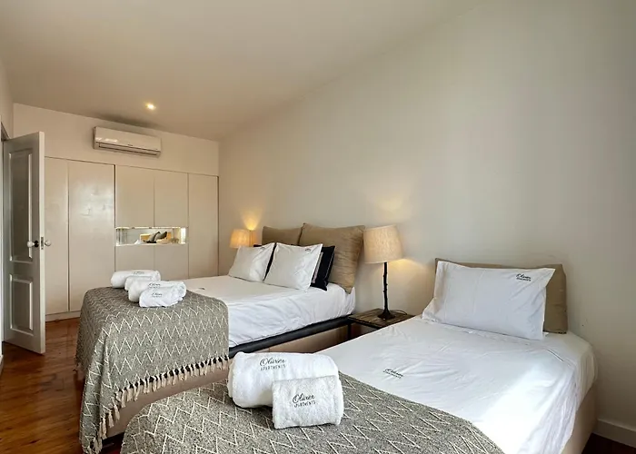 The Canary - Spacious At Downtown With Views Apartment *