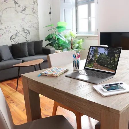 The Canary - Spacious At Downtown With Views